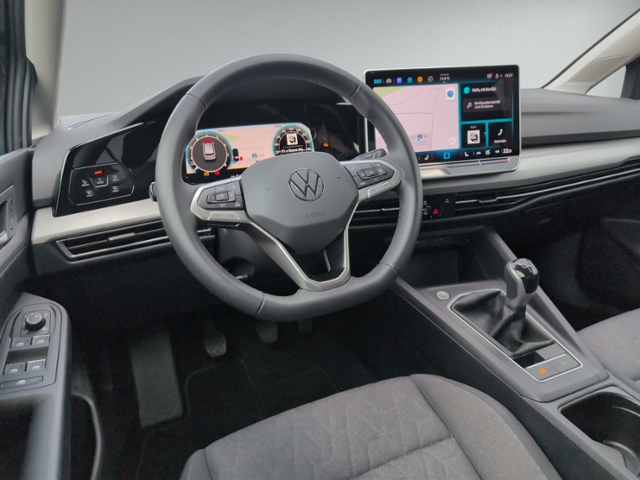 Golf VIII 1.5 TSI AHK+KAMERA+NAVI+HEAD-UP+KEYLES