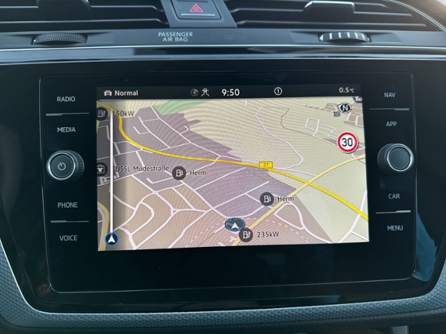 Touran 2.0 TDI DSG 7-SITZE+PANO+AHK+RFK+LED+NAVI