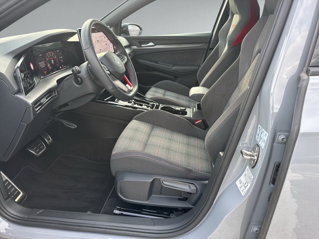 Golf VIII GTI 2.0 TSI PANO+360°+HEAD-UP+IQ.LIGHT