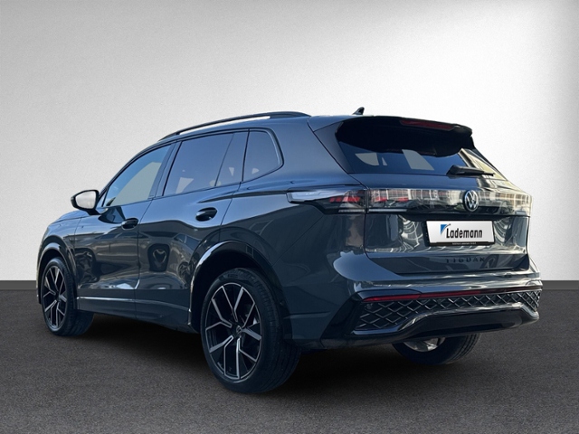 Tiguan 2.0 TDI DSG R-LINE AHK+NAVI.+ACC+HEAD-UP+