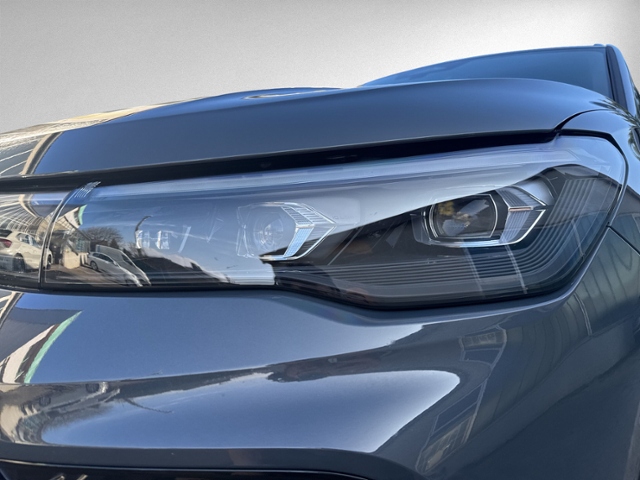 Tiguan 2.0 TDI DSG R-LINE AHK+NAVI.+ACC+HEAD-UP+