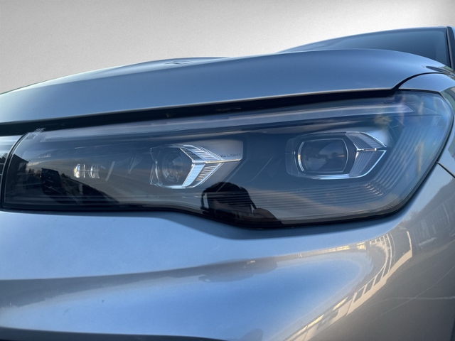 Tiguan 2.0 TDI DSG R-LINE AHK+NAVI.+ACC+HEAD-UP+