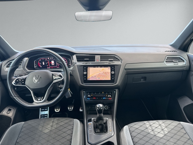 Tiguan 2.0 TDI R-LINE STANDHZ+IQ.LIGHT+NAVI+ACC+