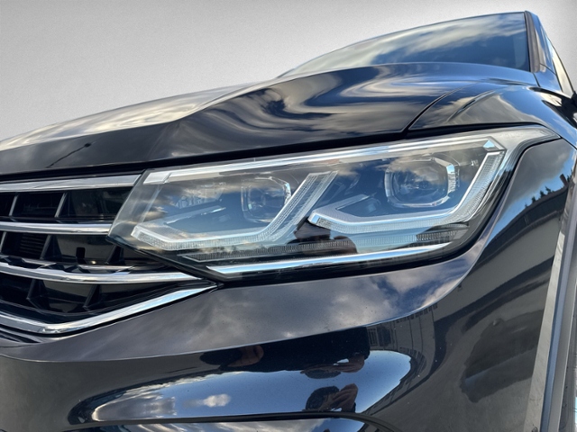 Tiguan 2.0 TDI R-LINE STANDHZ+IQ.LIGHT+NAVI+ACC+