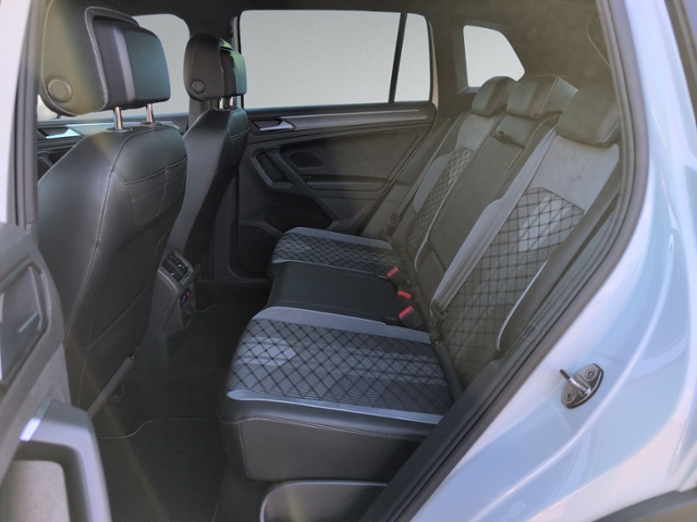 Tiguan 2.0 TDI DSG R-LINE ALLRAD IQ.LIGHT+AHK+eH