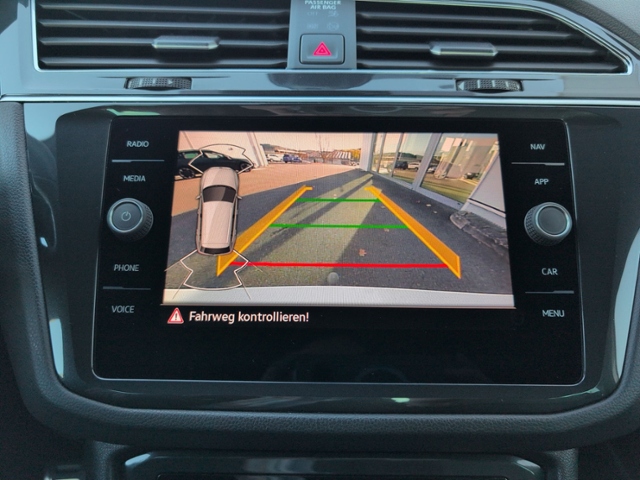 Tiguan 2.0 TDI DSG R-LINE ALLRAD IQ.LIGHT+AHK+eH