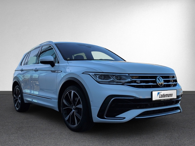 Tiguan 2.0 TDI DSG R-LINE ALLRAD IQ.LIGHT+AHK+eH