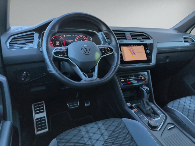 Tiguan 2.0 TDI DSG R-LINE ALLRAD IQ.LIGHT+AHK+eH