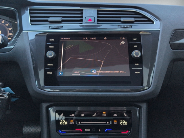 Tiguan 2.0 TDI DSG Elegance ALLRAD+PANO+STAHZ.+A