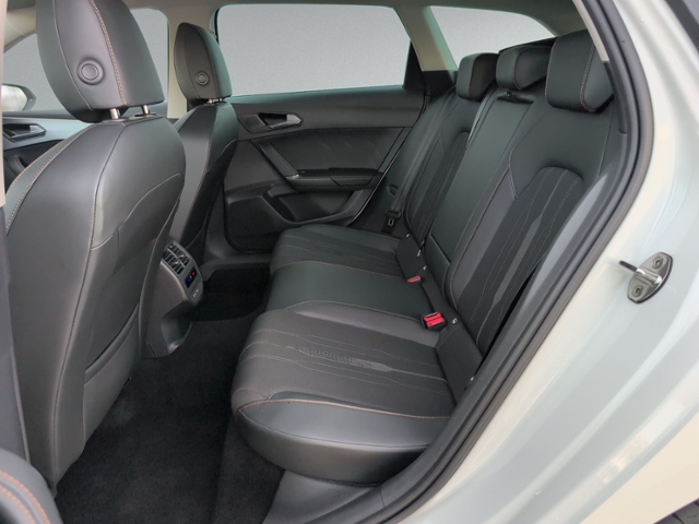 Leon Sportstourer 2.0 TSI DSG AHK+NAVI.+LED+RFK+