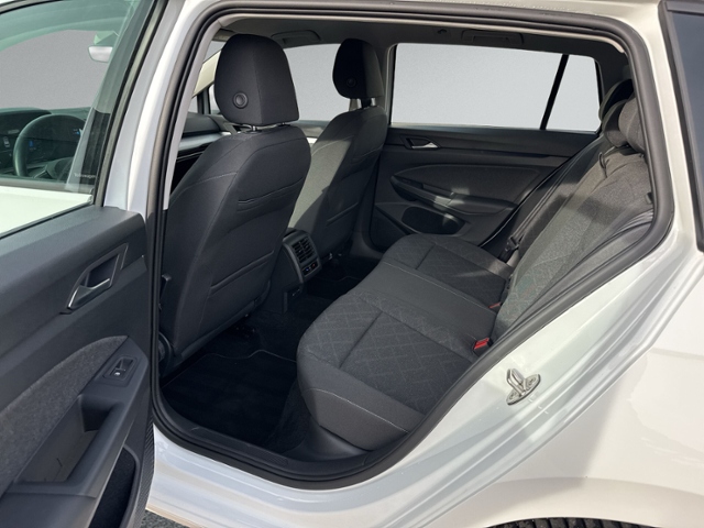 Golf VIII Variant 1.0 eTSI DSG LED+NAVI+ACC+SIHZ