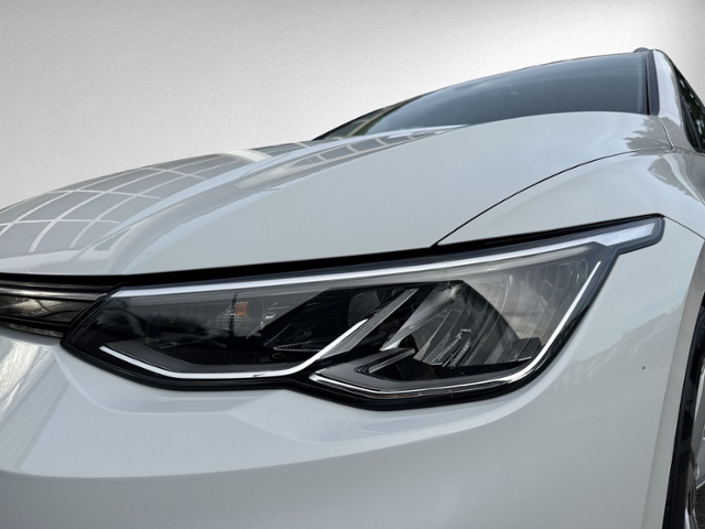 Golf VIII Variant 1.0 eTSI DSG LED+NAVI+ACC+SIHZ