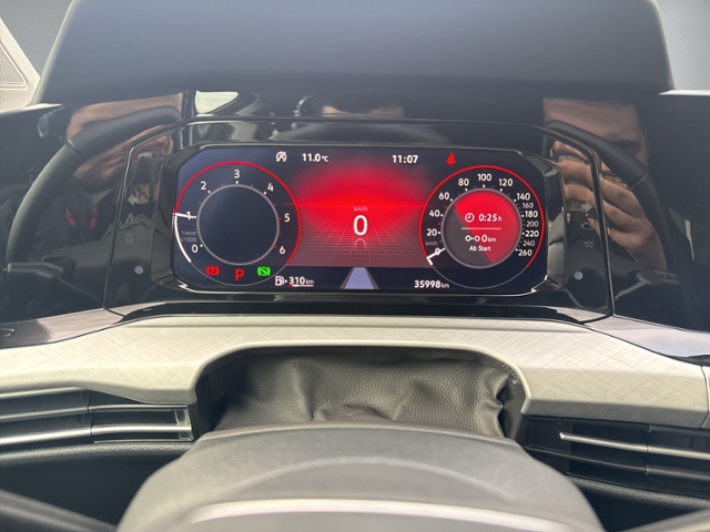 Golf VIII 2.0 TDI DSG LED+NAVI+RFK+ACC+SIHZ+PDC+