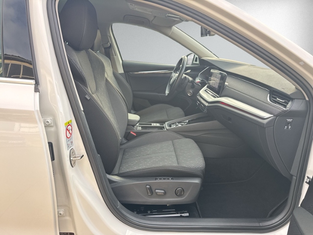 Octavia Combi 2.0 TDI DSG STYLE STDHZ+AHK+NAVI.+