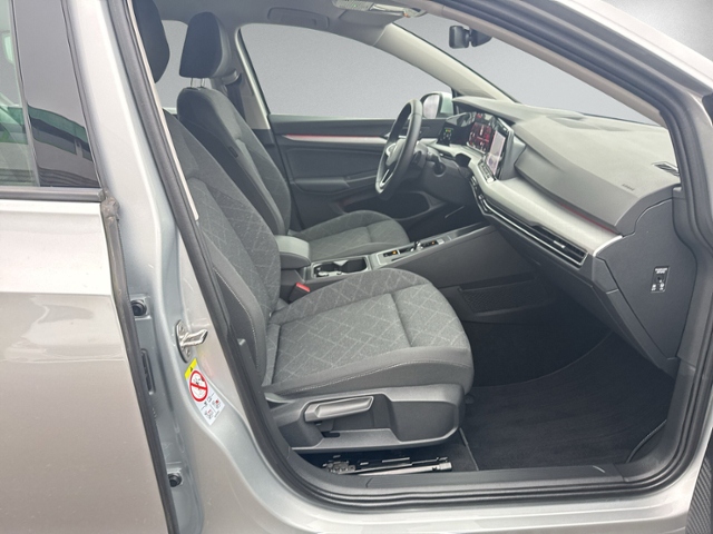 Golf VIII 2.0 TDI DSG LED+NAVI+ACC+EINPARKH+SHZ+