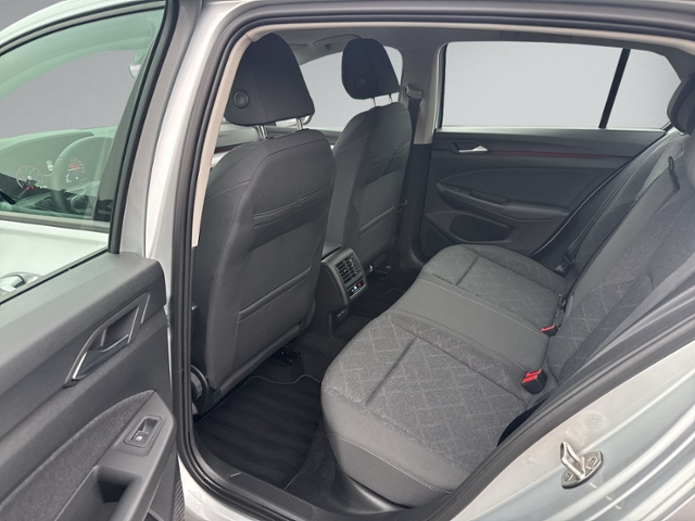 Golf VIII 2.0 TDI DSG LED+NAVI+ACC+EINPARKH+SHZ+