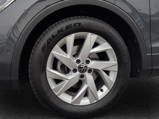 Tiguan 2.0 TDI DSG ELEGANCE PANO+RFK+IQ.LIGHT+SH