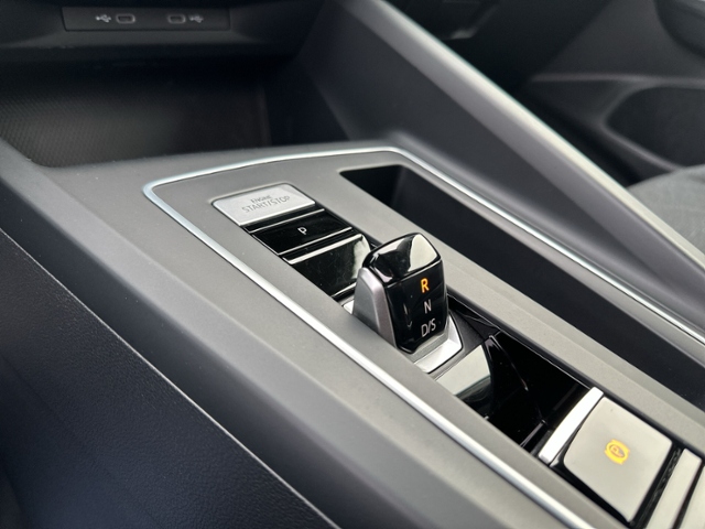 Golf VIII 2.0 TDI DSG LED+NAVI+KAMERA+ACC+SITZH+