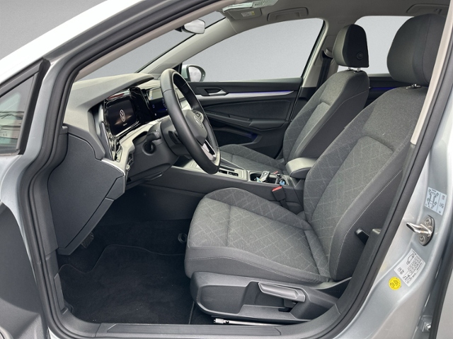 Golf VIII 2.0 TDI DSG LED+NAVI+KAMERA+ACC+SITZH+