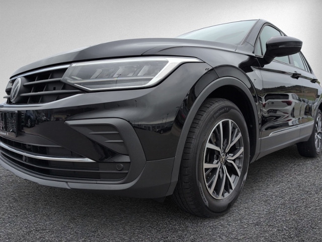 Tiguan 2.0 TDI DSG LED+NAVI+ACC+EINPARKH.+SITZH+