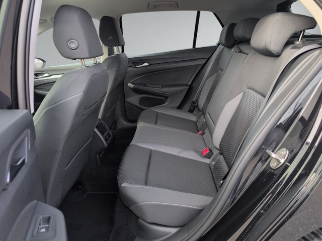 Golf VIII 2.0 TDI DSG ACTIVE AHK+LED+NAVI+RFK+SH