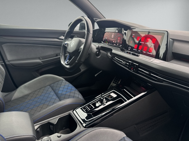 Golf VIII 2.0 TSI R 4Motion PANO+RFK+LED+ACC+DCC