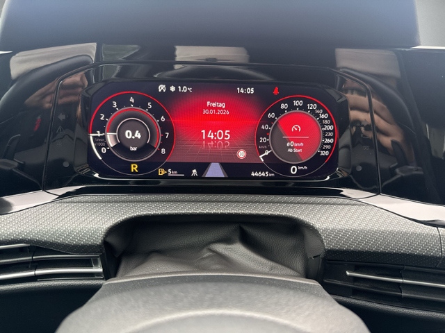 Golf VIII 2.0 TSI R 4Motion PANO+RFK+LED+ACC+DCC