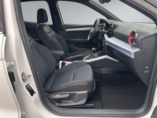 Arona 1.5 TSI DSG FR LED+NAVI+KAMERA+ACC+SITZHZ+