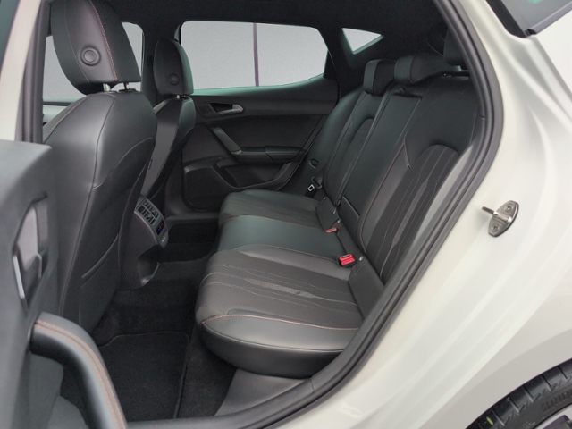 Leon 1.5 eTSI DSG LED+NAVI.+RFK+ACC+KEYLESS+DAB+