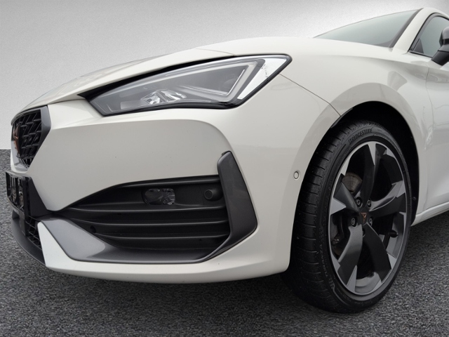 Leon 1.5 eTSI DSG LED+NAVI.+RFK+ACC+KEYLESS+DAB+