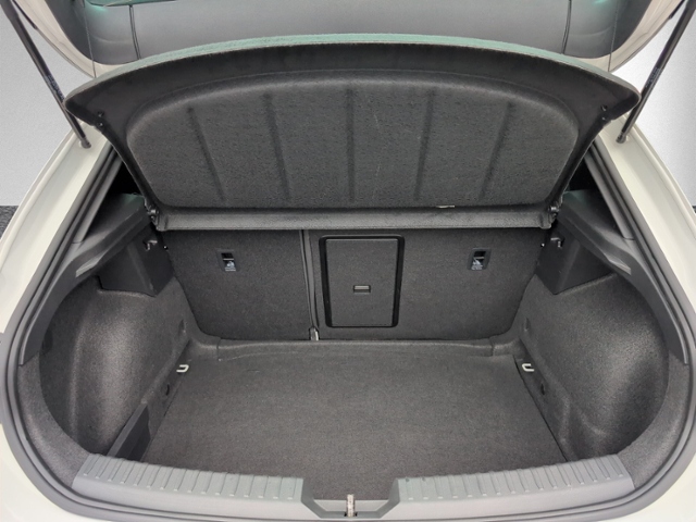 Leon 1.5 eTSI DSG LED+NAVI.+RFK+ACC+KEYLESS+DAB+