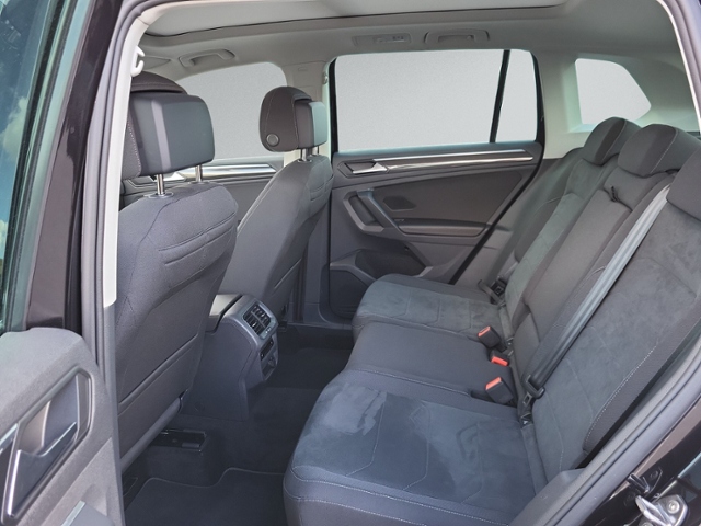 Tiguan 2.0 TDI DSG ELEGANCE PANO+IQ.LIGHT+KAMERA