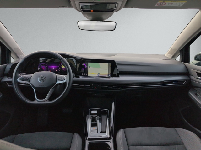 Golf VIII 1.5 eTSI DSG STYLE AHK+KAMERA+NAVI+LED