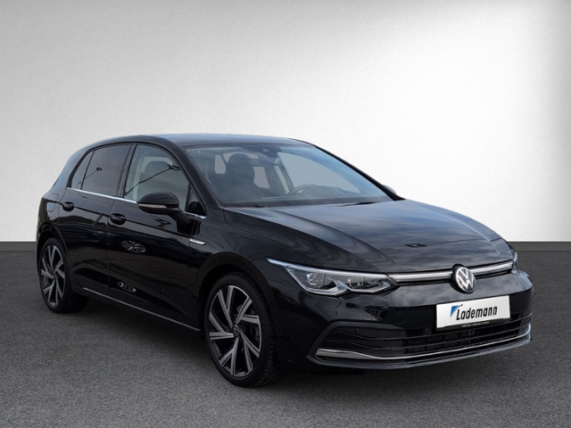 Golf VIII 1.5 eTSI DSG STYLE AHK+KAMERA+NAVI+LED