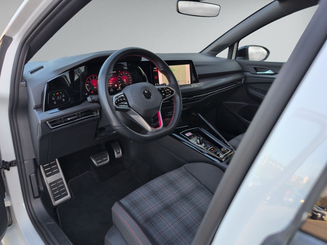 Golf VIII 2.0 TSI GTI DSG IQ.LIGHT+NAVI+ACC+SIHZ