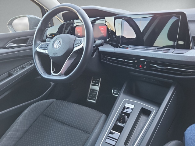 Golf VIII 2.0 TDI DSG ACTIVE LED+ACC+NAVI.+SIHZ+