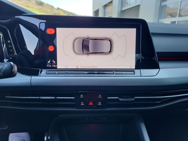 Golf VIII 2.0 TDI DSG ACTIVE LED+ACC+NAVI.+SIHZ+