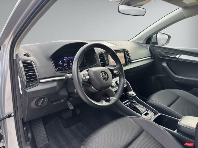Karoq 1.5 TSI DSG TOUR AHK+RFK+behz.WSS+LED+NAVI