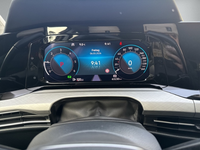 Golf VIII Variant 2.0 TDI DSG LED+NAVI+ACC+SIHZ+