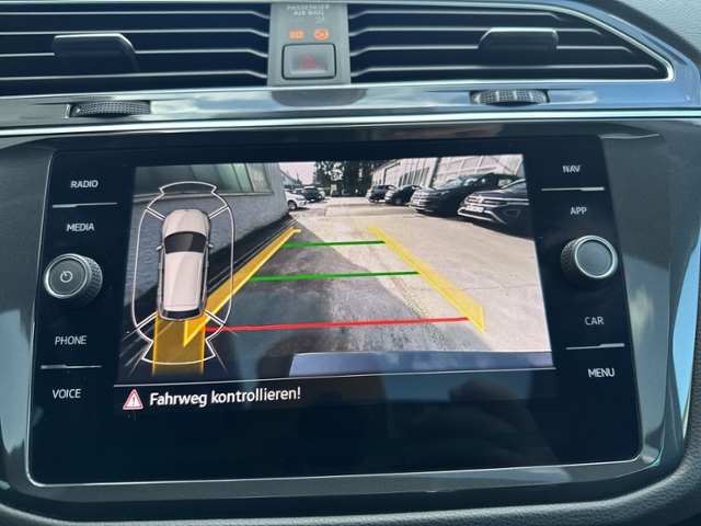 Tiguan 2.0 TDI ELEGANCE PANO+RFK+IQ.LIGHT+eHECK+