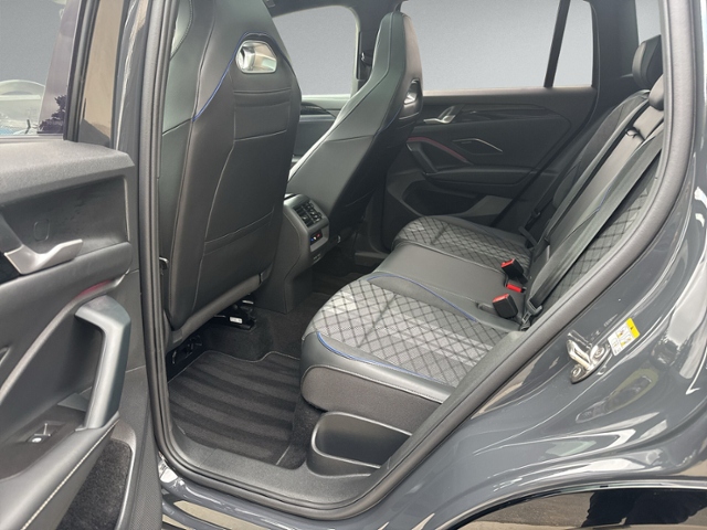 Tiguan 1.5 eTSI DSG R-LINE PANO+360°+IQ.LIGHT+HE