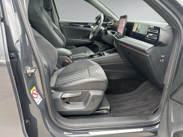 Tiguan 1.5 eTSI DSG R-LINE PANO+360°+IQ.LIGHT+HE