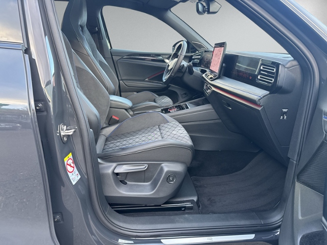 Tiguan 1.5 eTSI DSG R-LINE PANO+360°+IQ.LIGHT+HE