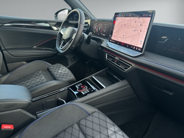 Tiguan 1.5 eTSI DSG R-LINE PANO+360°+IQ.LIGHT+HE