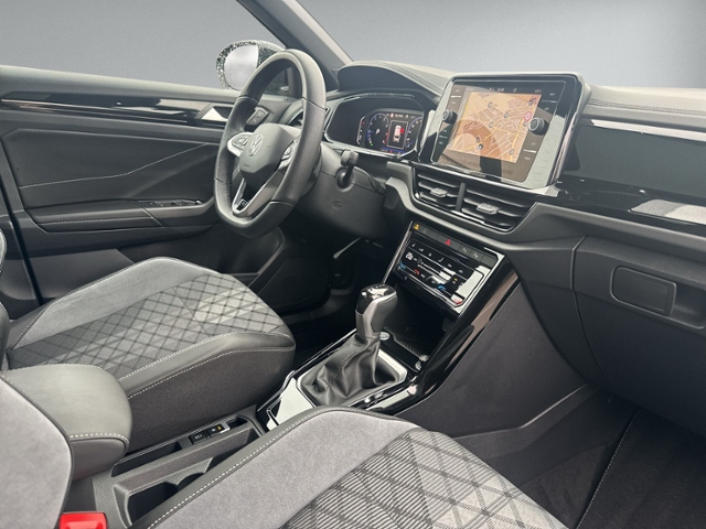 T-Roc 1.5 TSI DSG R-LINE PANO+IQ.LIGHT+RFK+NAVI+