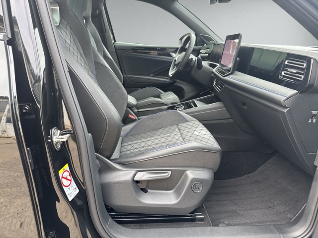 Tiguan 2.0 TDI DSG R-LINE 4MOTION PANO+360°+IQ.L