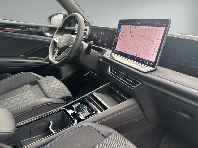 Tiguan 2.0 TDI DSG R-LINE 4MOTION PANO+360°+IQ.L