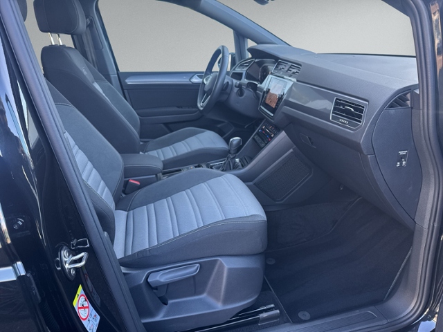 Touran 1.5 TSI DSG H-LINE PANO+7-SITZE+RFK+NAVI+