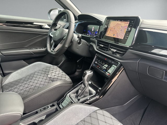 T-Roc 1.5 TSI DSG R-LINE PANO+IQ.LIGHT+RFK+NAVI+