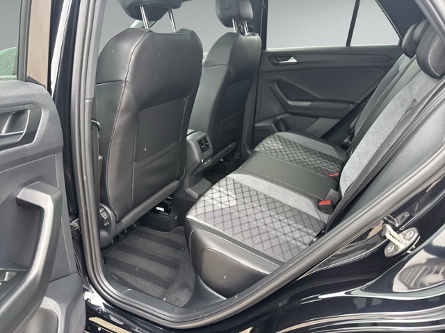 T-Roc 1.5 TSI DSG R-LINE PANO+IQ.LIGHT+RFK+NAVI+